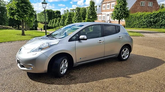 Nissan Leaf 2013 photo 2