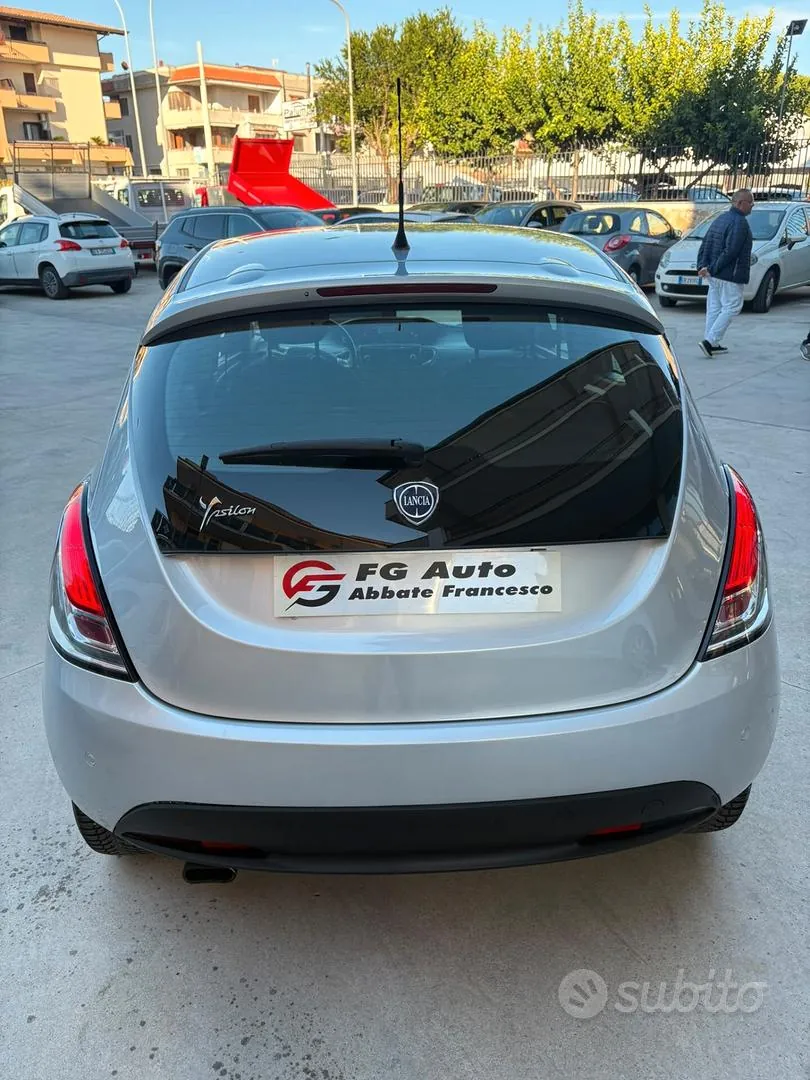 Lancia Ypsilon 2015 photo 4