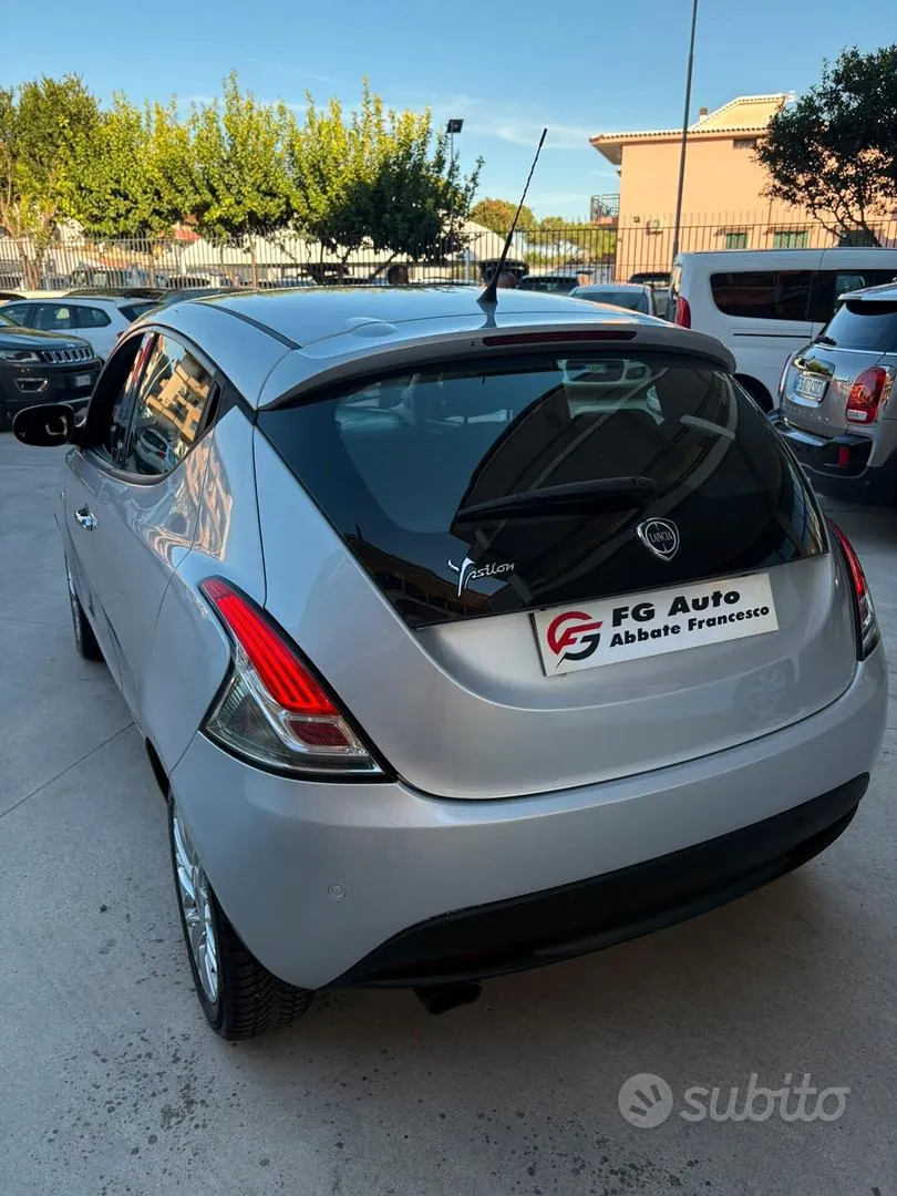 Lancia Ypsilon 2015 photo 5
