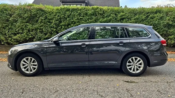 Volkswagen Passat 2019 photo 2