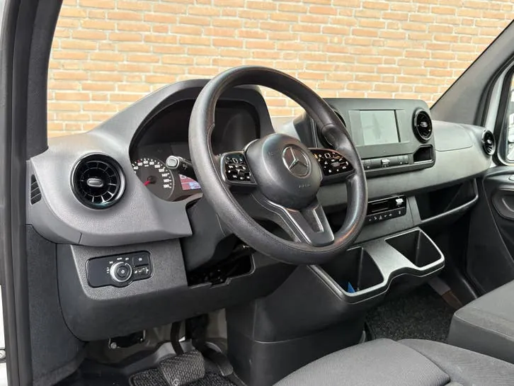 Mercedes-Benz Sprinter 2021 photo 2