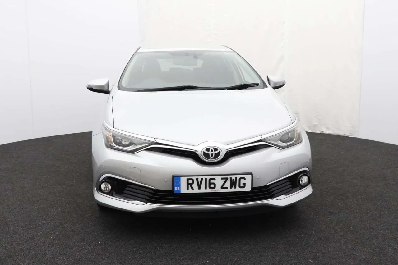 Toyota Auris 2016 photo 2