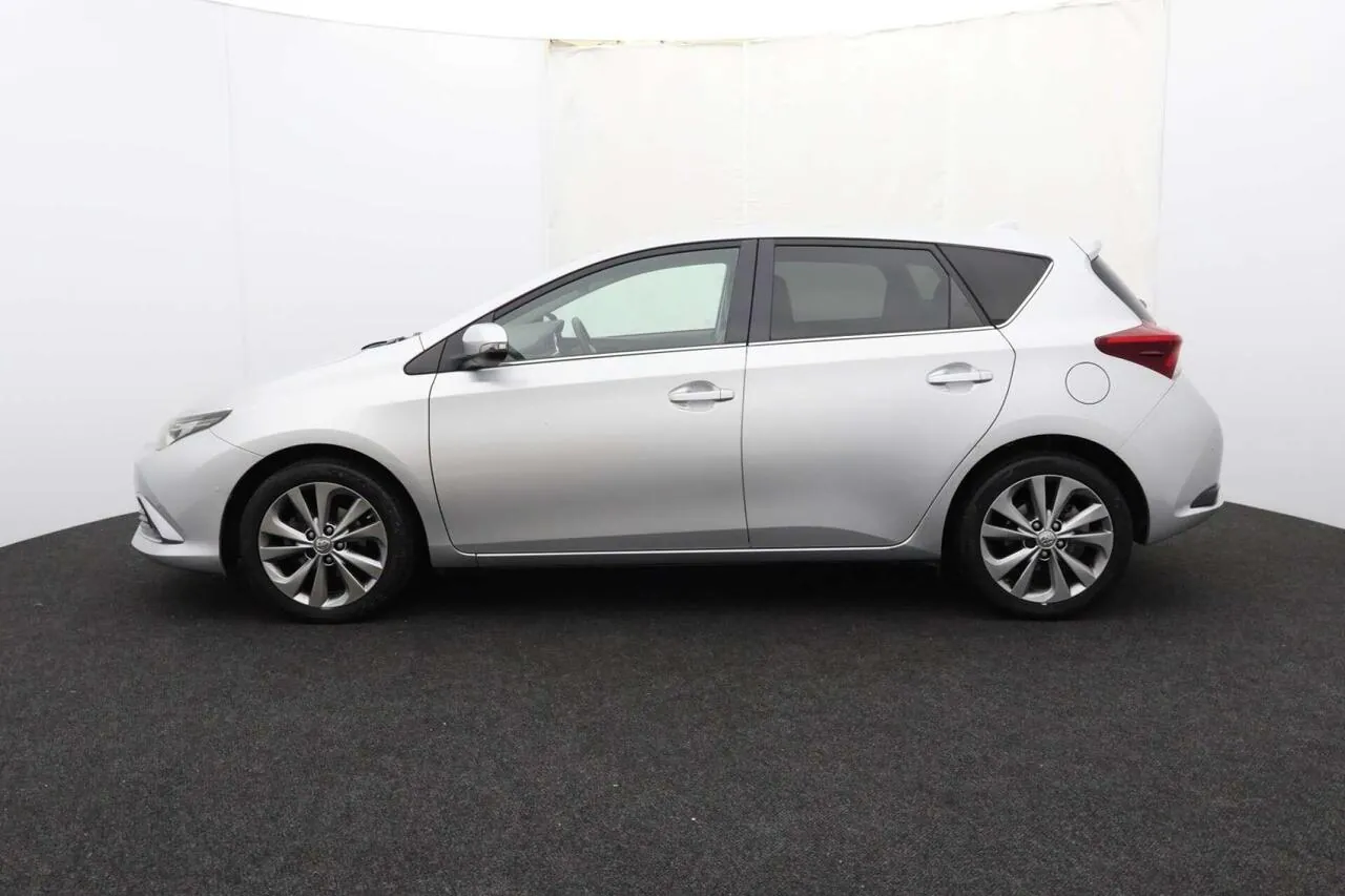Toyota Auris 2016 photo 5