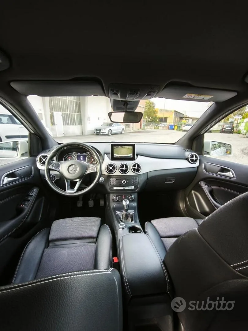 Mercedes-Benz B200 Cdi 2017 photo 4