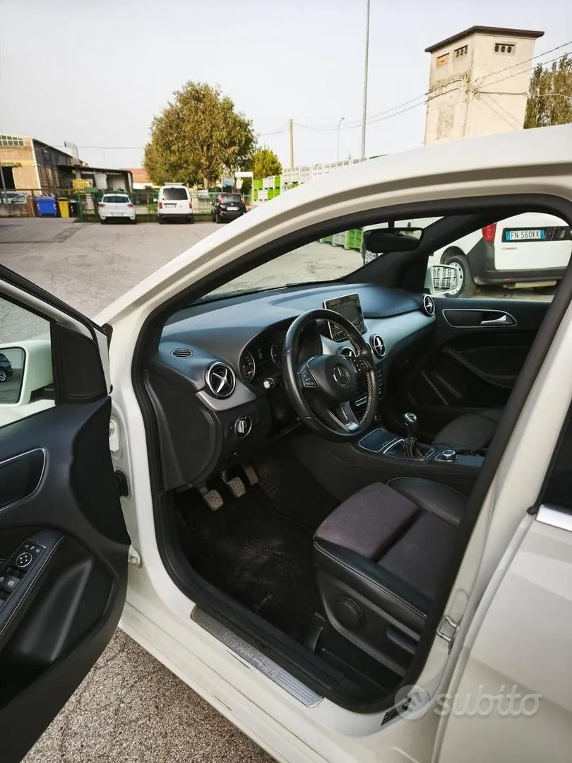 Mercedes-Benz B200 Cdi 2017 photo 5