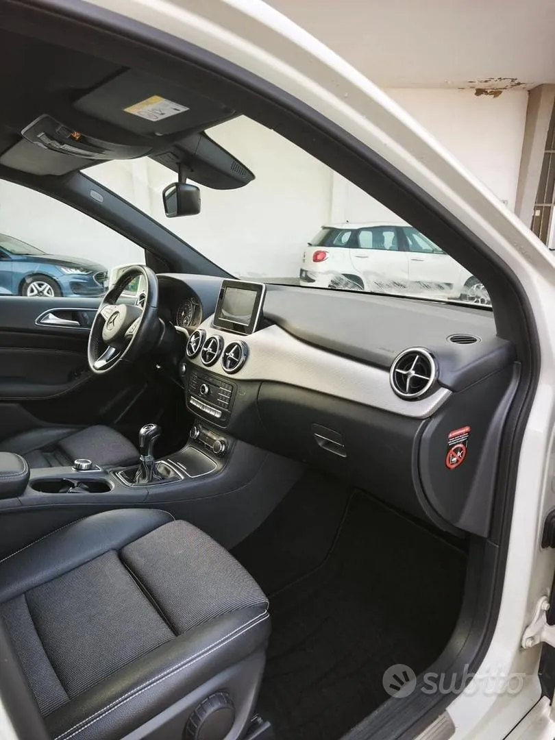 Mercedes-Benz B200 Cdi 2017 photo 3