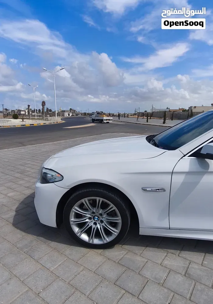 BMW 5 Series 2011 photo 3