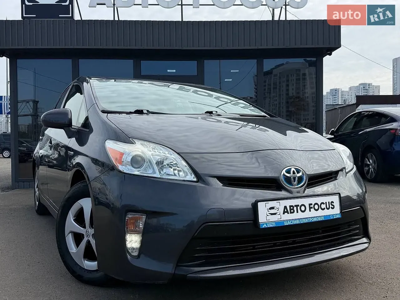 Toyota Prius 2014 photo 2