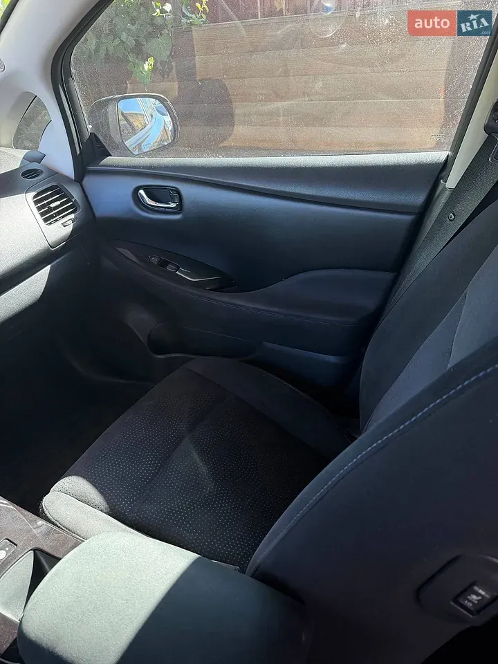Nissan Leaf 2014 photo 5