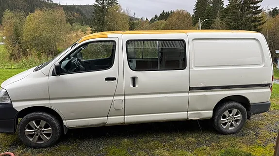 Toyota Hiace 2008 photo 2