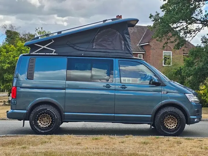 Volkswagen Transporter 2018 photo 2