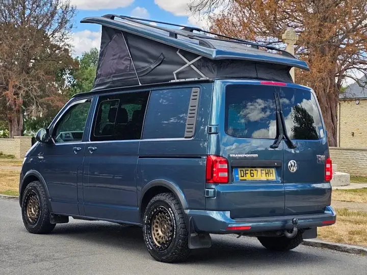 Volkswagen Transporter 2018 photo 3
