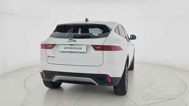 Jaguar E-Pace 2022 photo 2