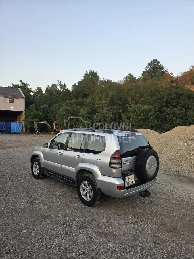 Toyota Land Cruiser 2005 photo 2