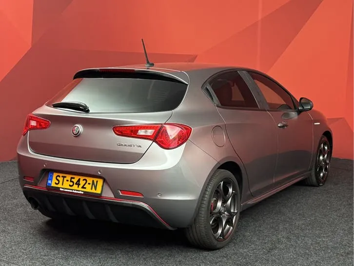 Alfa Romeo Giulietta 2018 photo 2