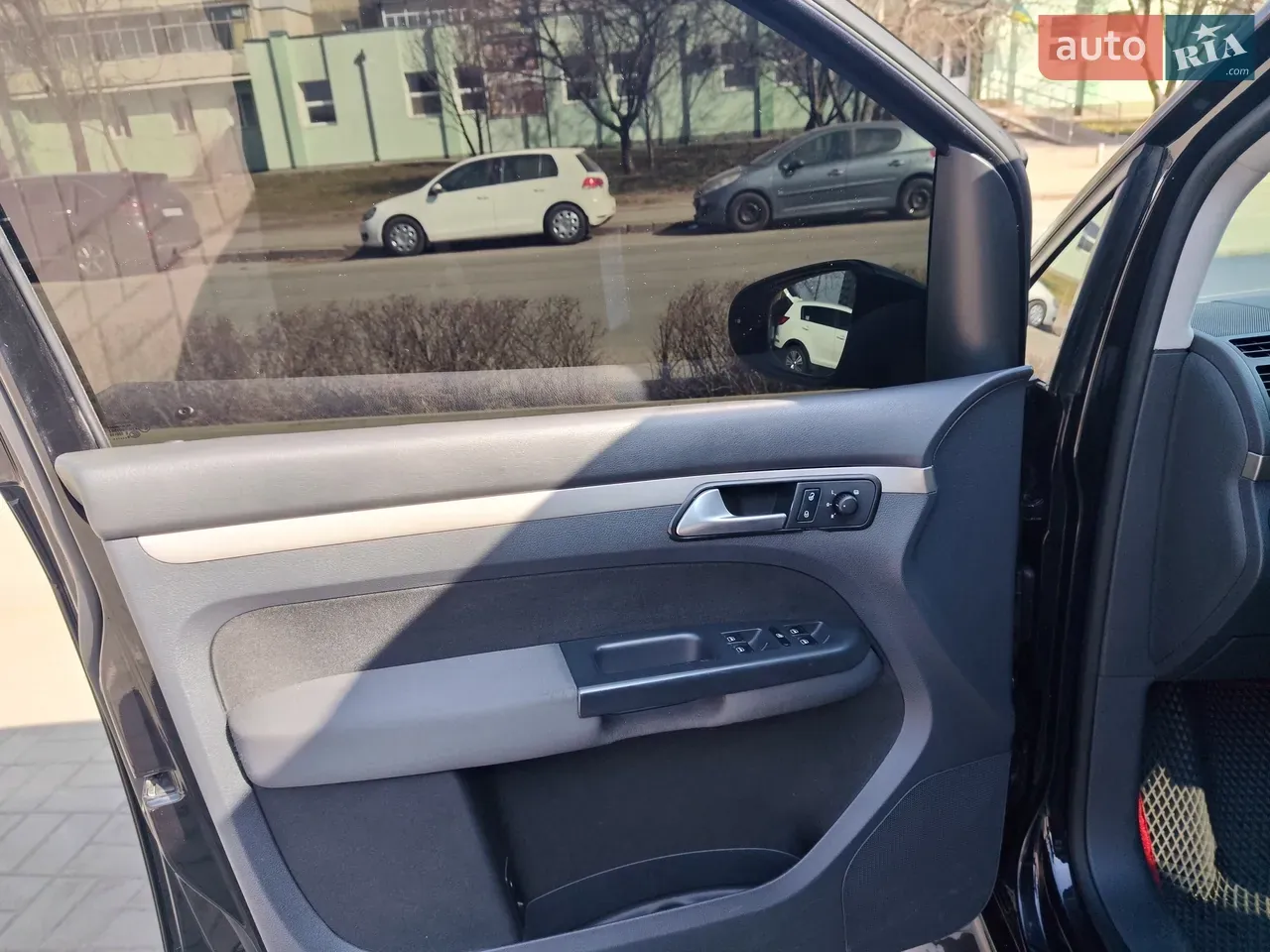 Volkswagen Touran 2009 photo 3