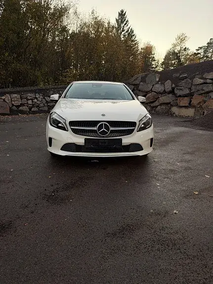 Mercedes-Benz A 180 2017 photo 2