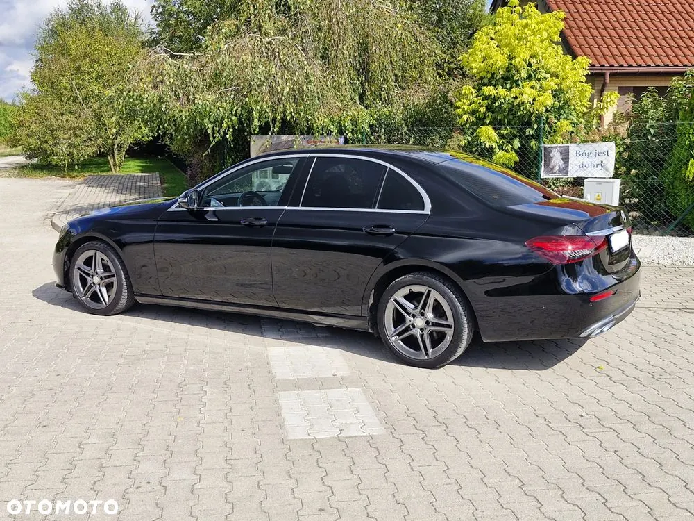 Mercedes-Benz E-Class 2022 photo 5