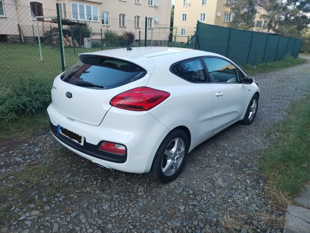 Kia Proceed 2013 photo 4