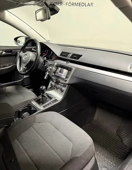 Volkswagen Passat 2014 photo 2