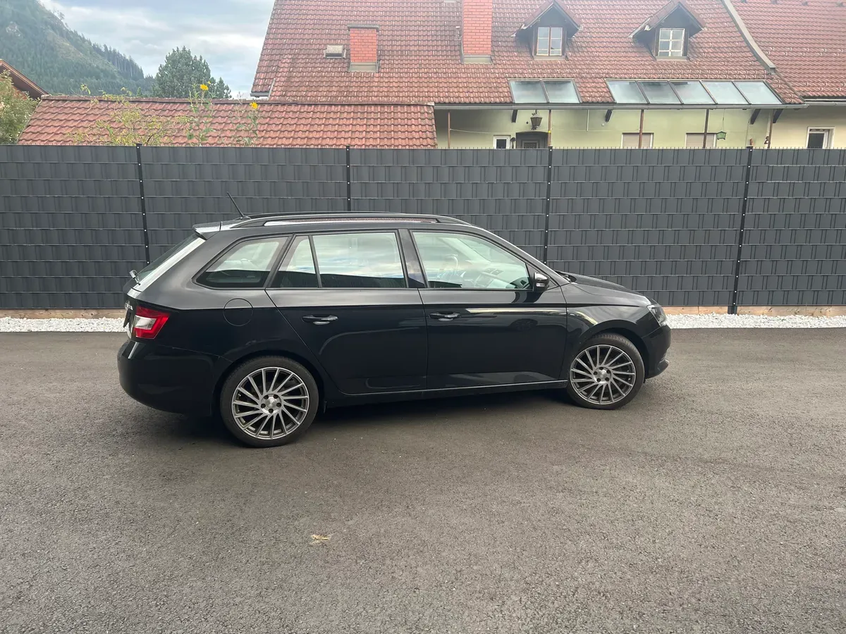 Skoda Fabia 2017 photo 2