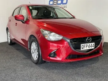 Mazda 2 2016 photo 2