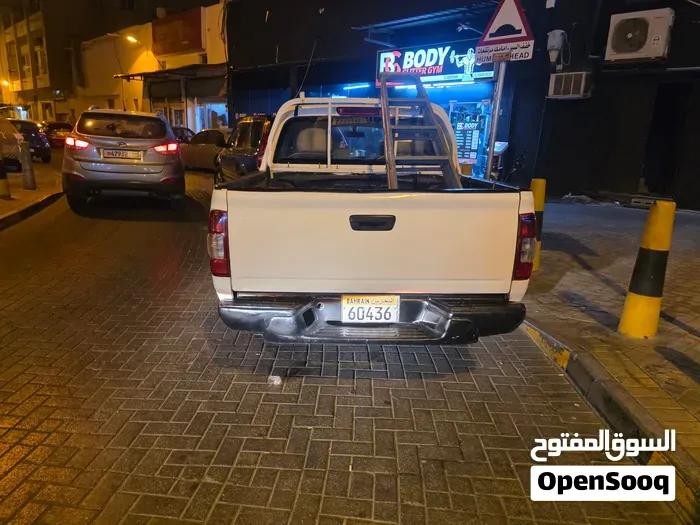 Isuzu D-Max 2005 photo 2