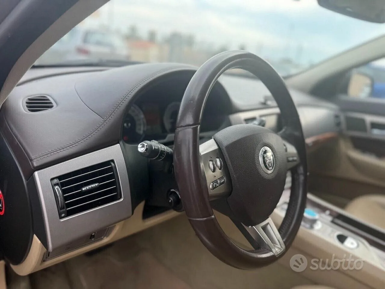 Jaguar Xf 2010 photo 5