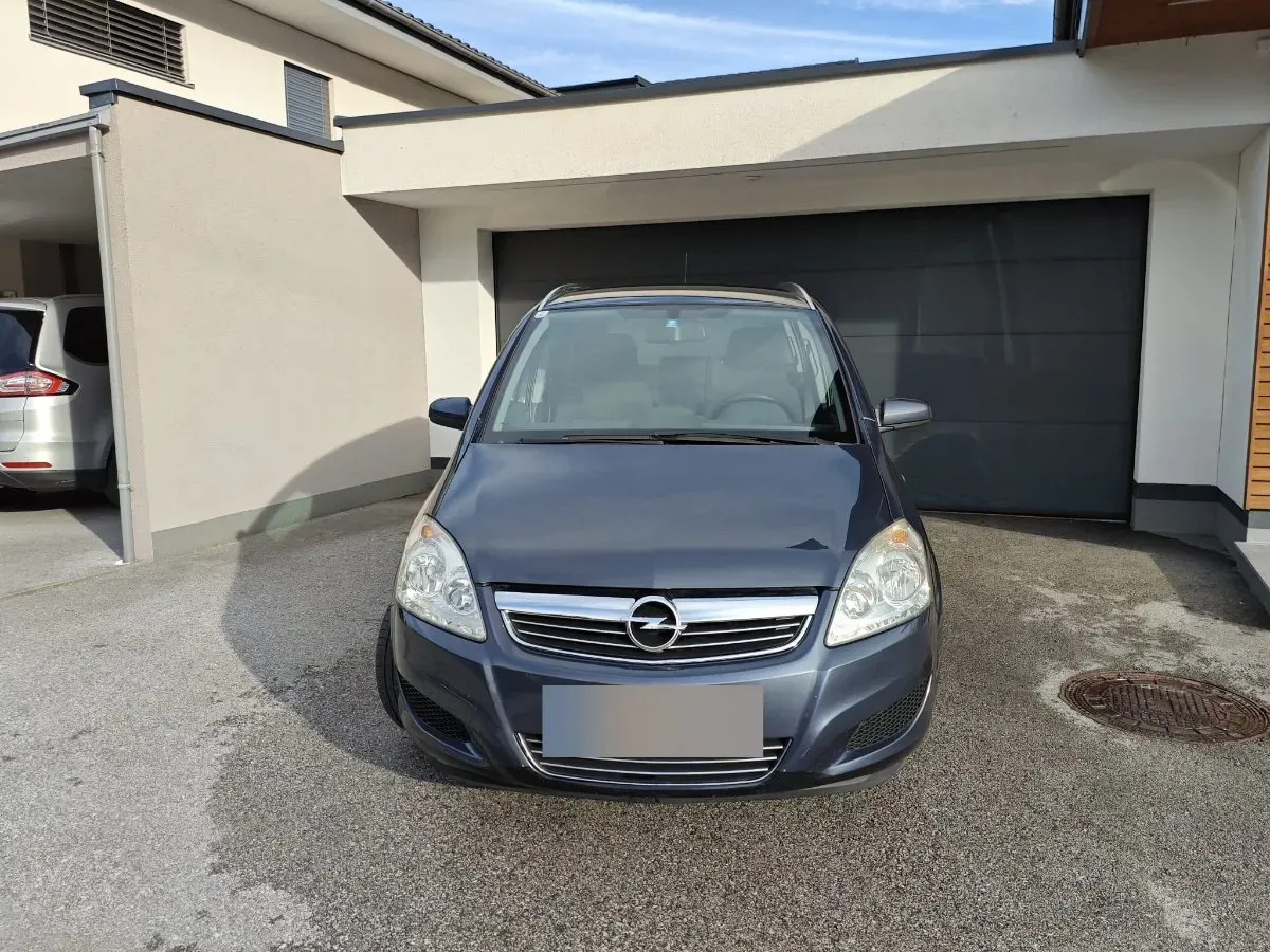 Opel Zafira 2009 photo 2