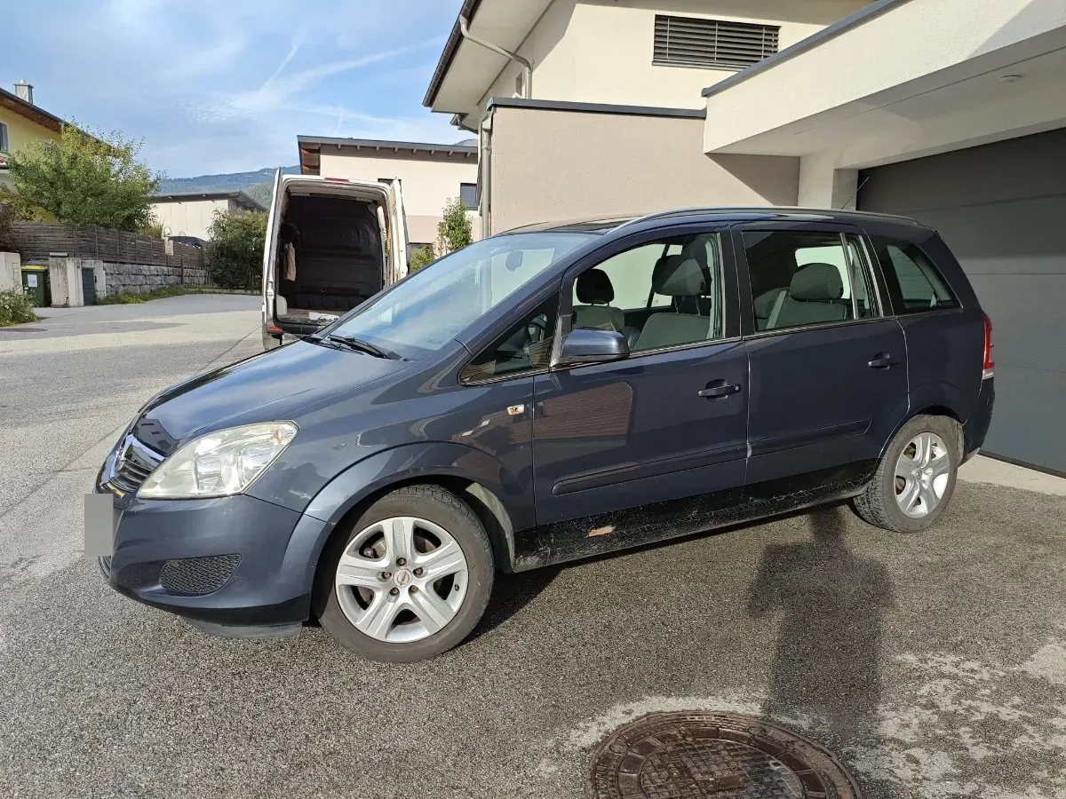 Opel Zafira 2009 photo 3
