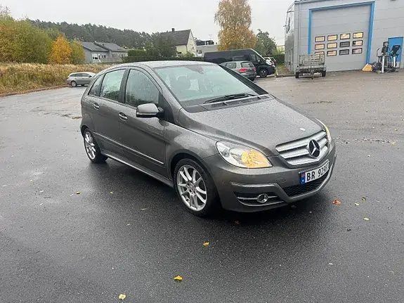 Mercedes-Benz B 180 D 2010 photo 3