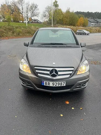 Mercedes-Benz B 180 D