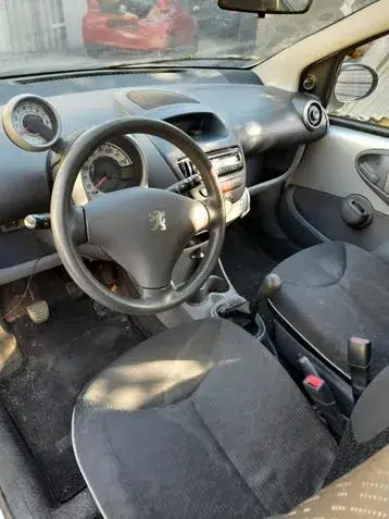 Peugeot 107 2012 photo 3