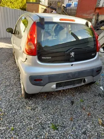Peugeot 107 2012 photo 2
