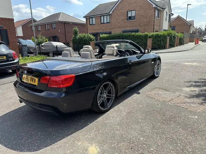 BMW 3 Series 2011 photo 5