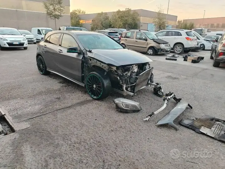 Mercedes-Benz A 2016 photo 2