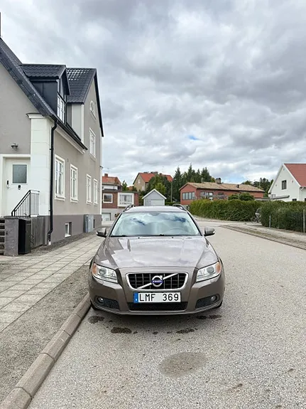 Volvo V70 2009 photo 2