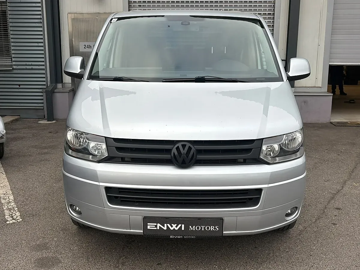 Volkswagen Multivan 2010 photo 2