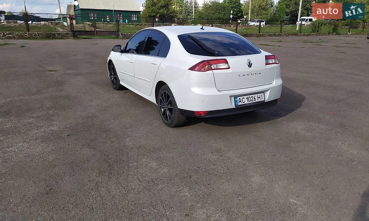 Renault Laguna 2012 photo 4