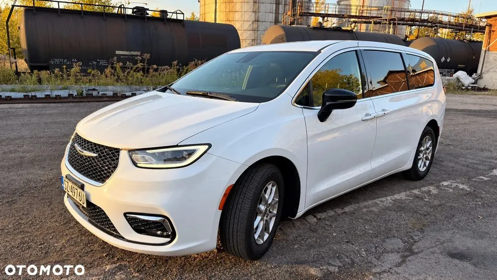 Chrysler Pacifica 2024 photo 2