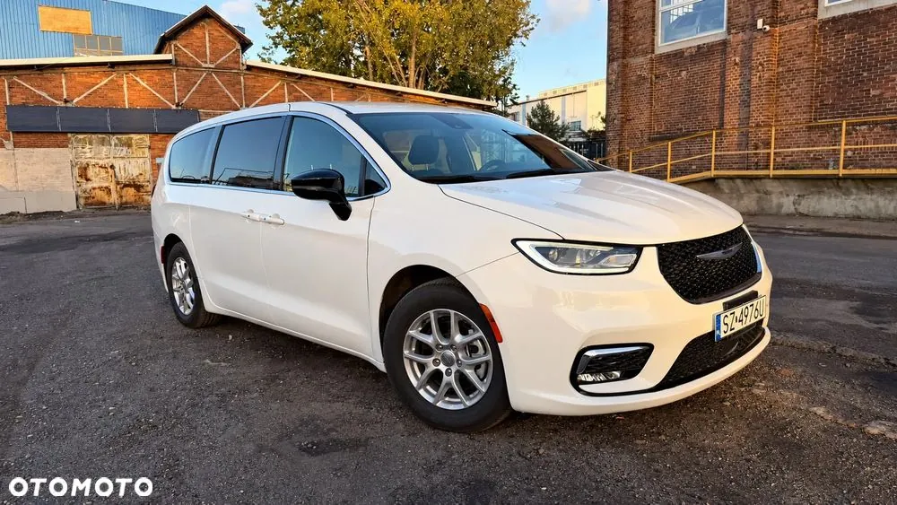 Chrysler Pacifica 2024 photo 4
