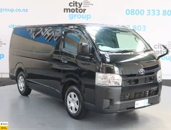 Toyota Hiace 2022 photo 2