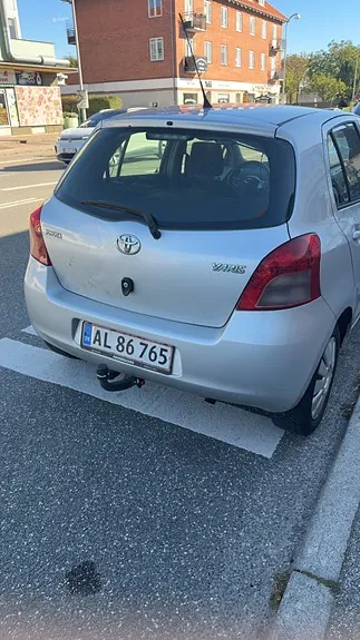 Toyota Yaris 2007 photo 2