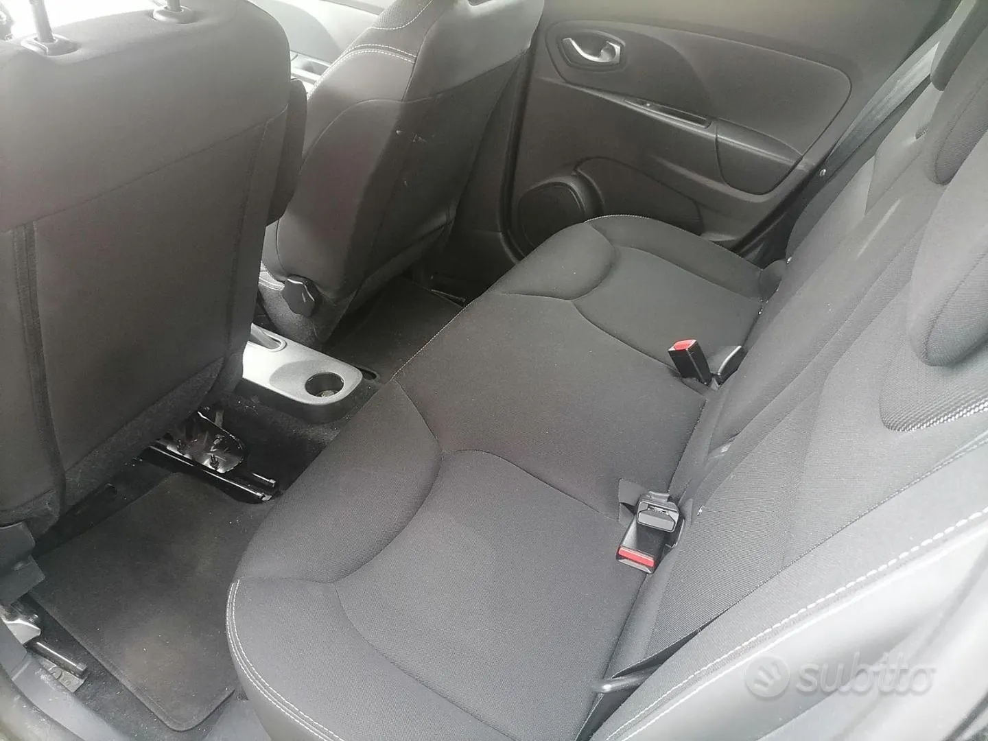 Renault Clio 2016 photo 2