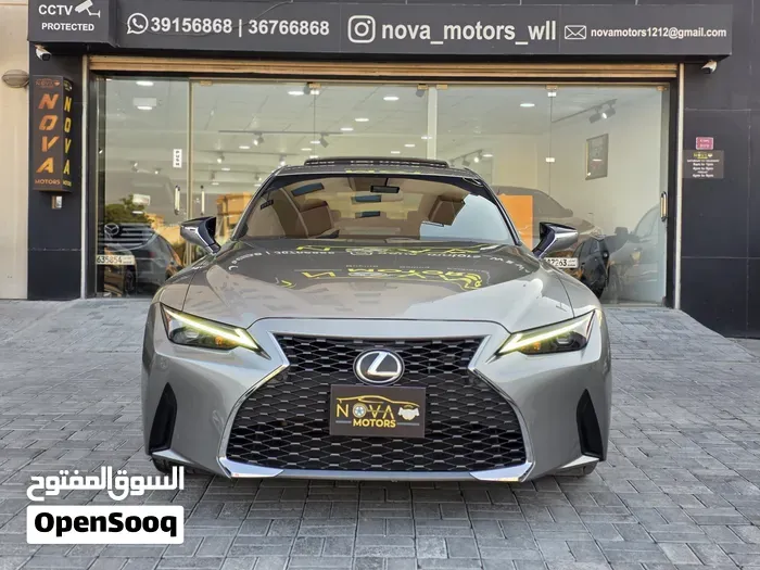 Lexus Is 350 2021 photo 2