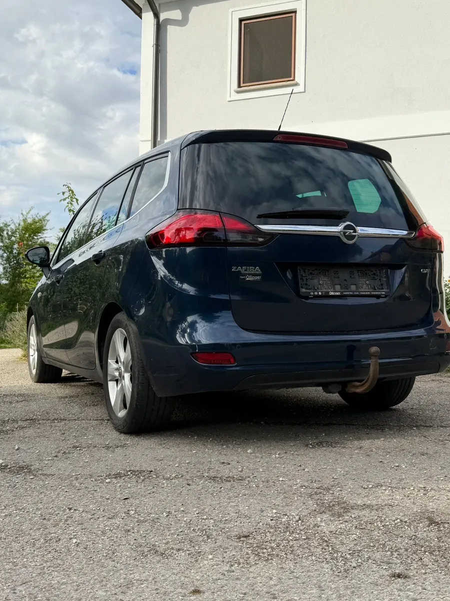 Opel Zafira Tourer 2012 photo 2