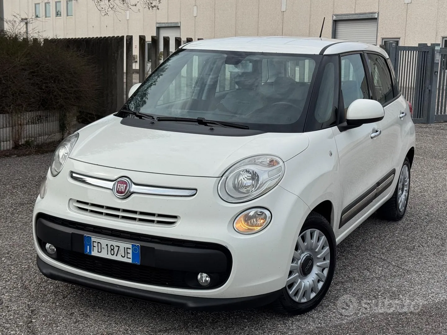 Fiat 500L 2016 photo 2