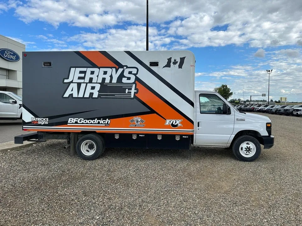 Ford E-450 2017 photo 4