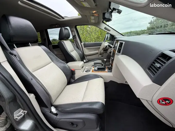 Jeep Grand Cherokee 2010 photo 5