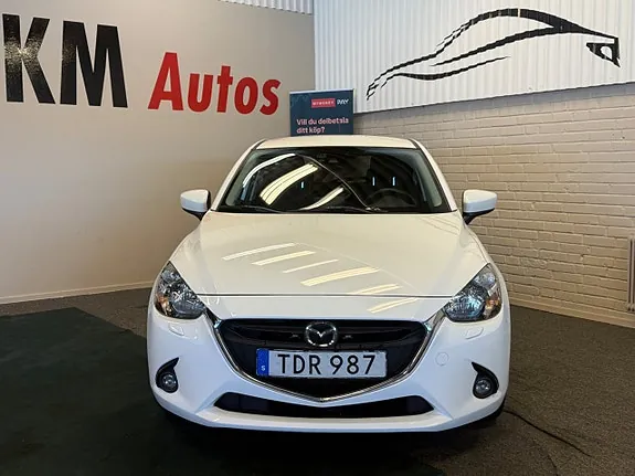 Mazda 2 2016 photo 2